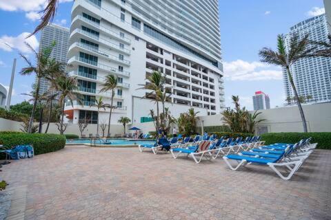 Great Apartment With Beach Access Hollywood Bagian luar foto