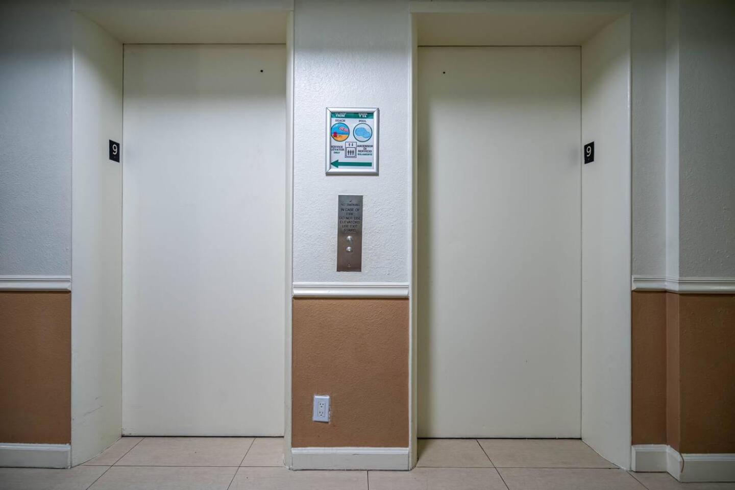 Great Apartment With Beach Access Hollywood Bagian luar foto