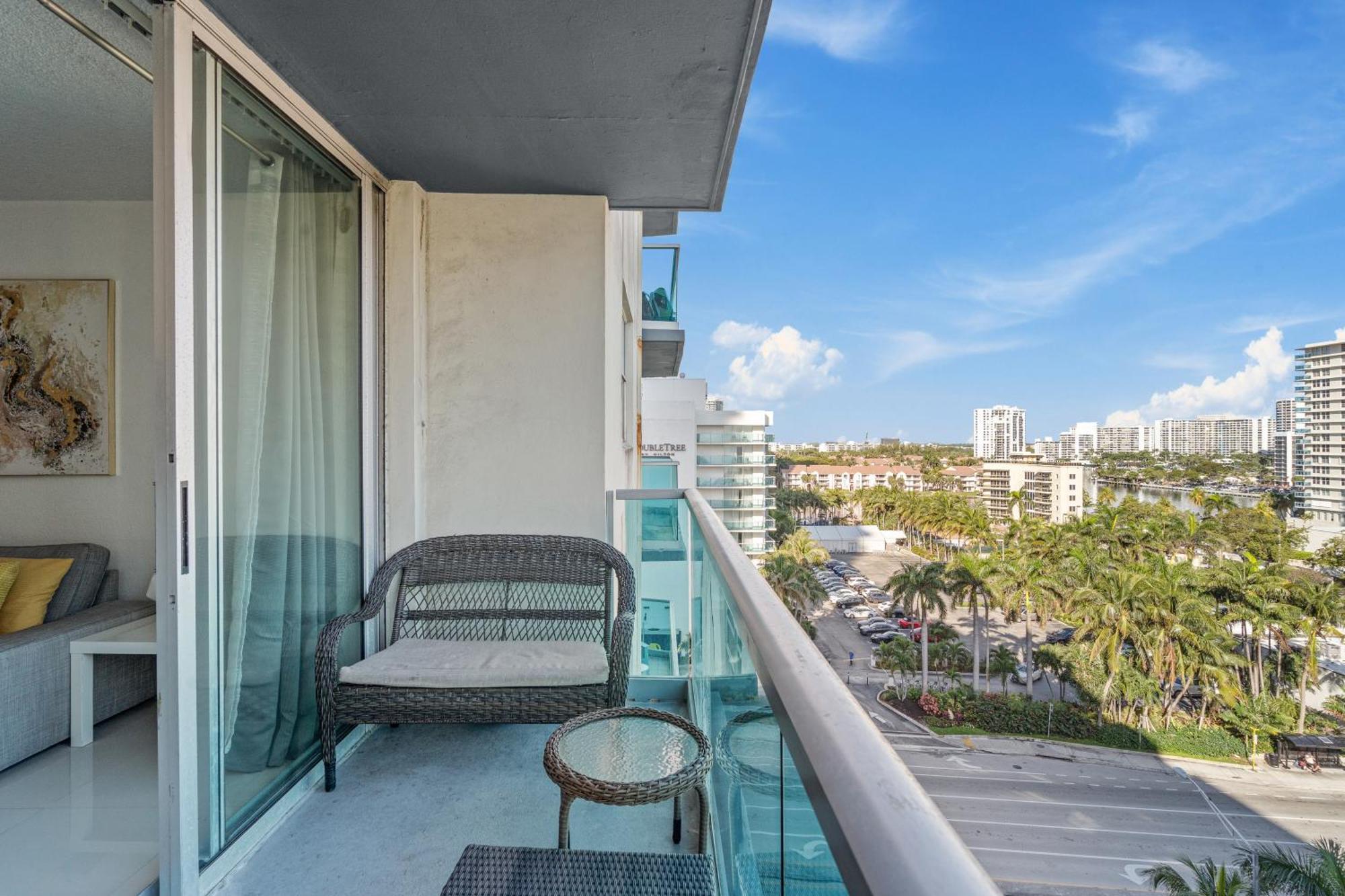 Great Apartment With Beach Access Hollywood Bagian luar foto