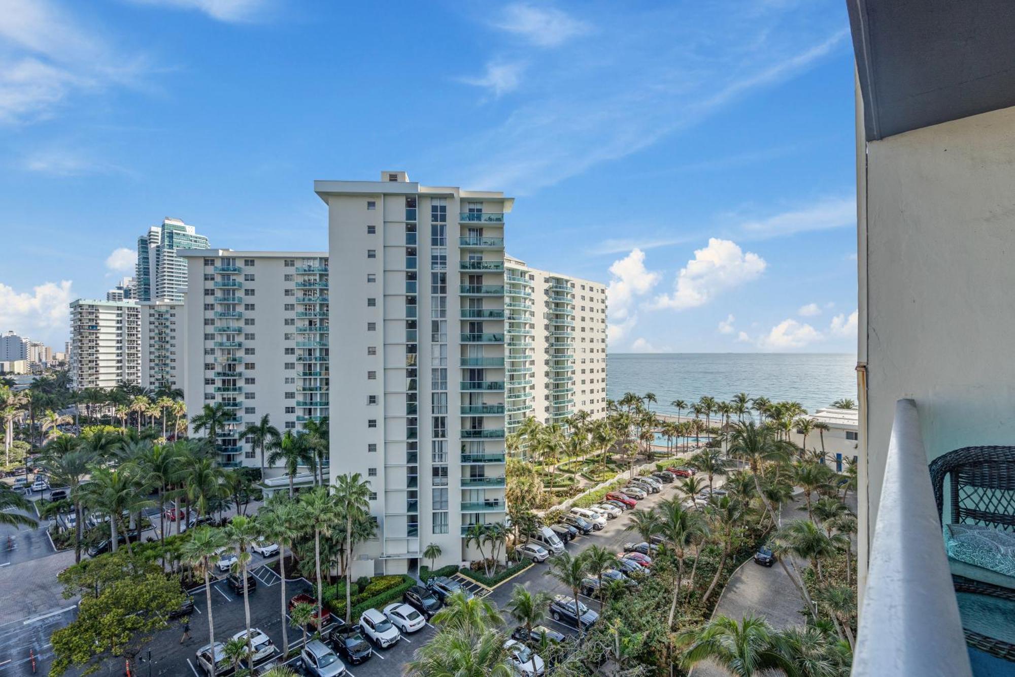 Great Apartment With Beach Access Hollywood Bagian luar foto