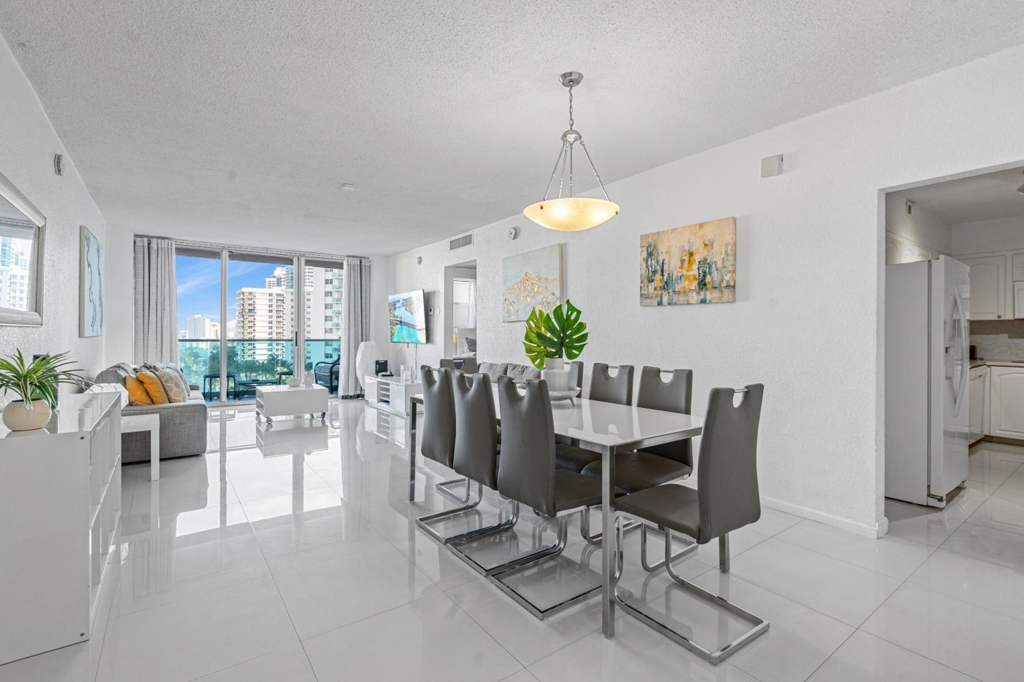 Great Apartment With Beach Access Hollywood Bagian luar foto