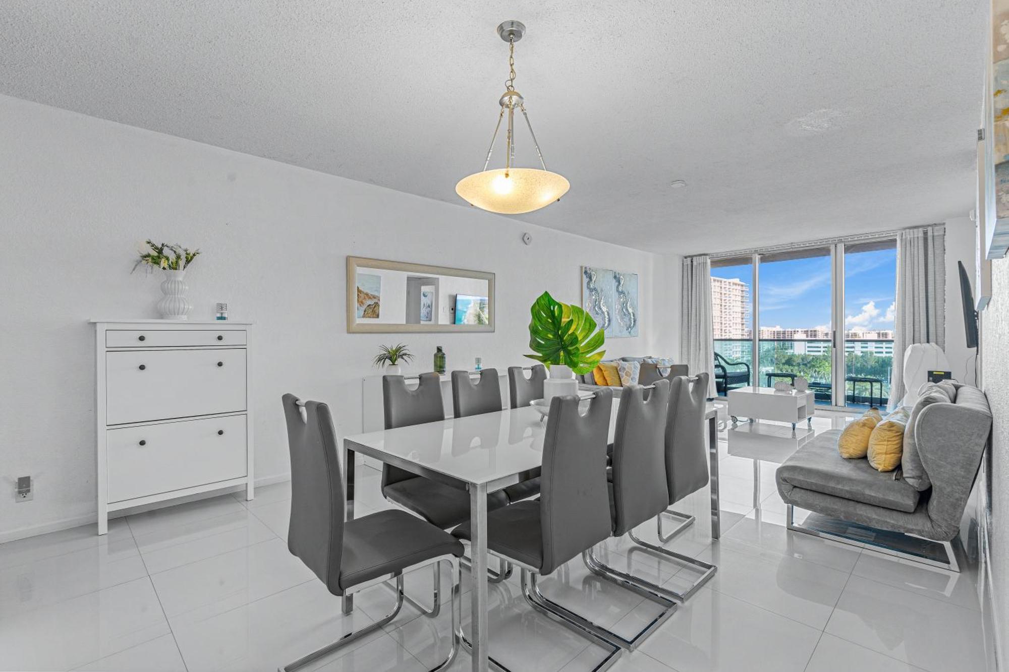 Great Apartment With Beach Access Hollywood Bagian luar foto
