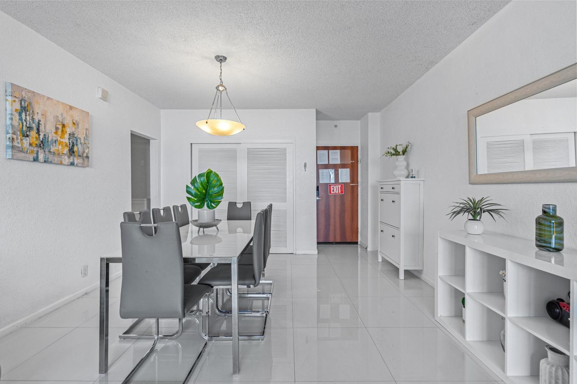 Great Apartment With Beach Access Hollywood Bagian luar foto