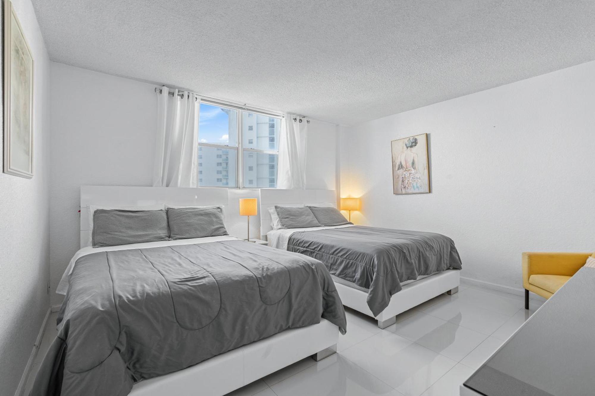 Great Apartment With Beach Access Hollywood Bagian luar foto