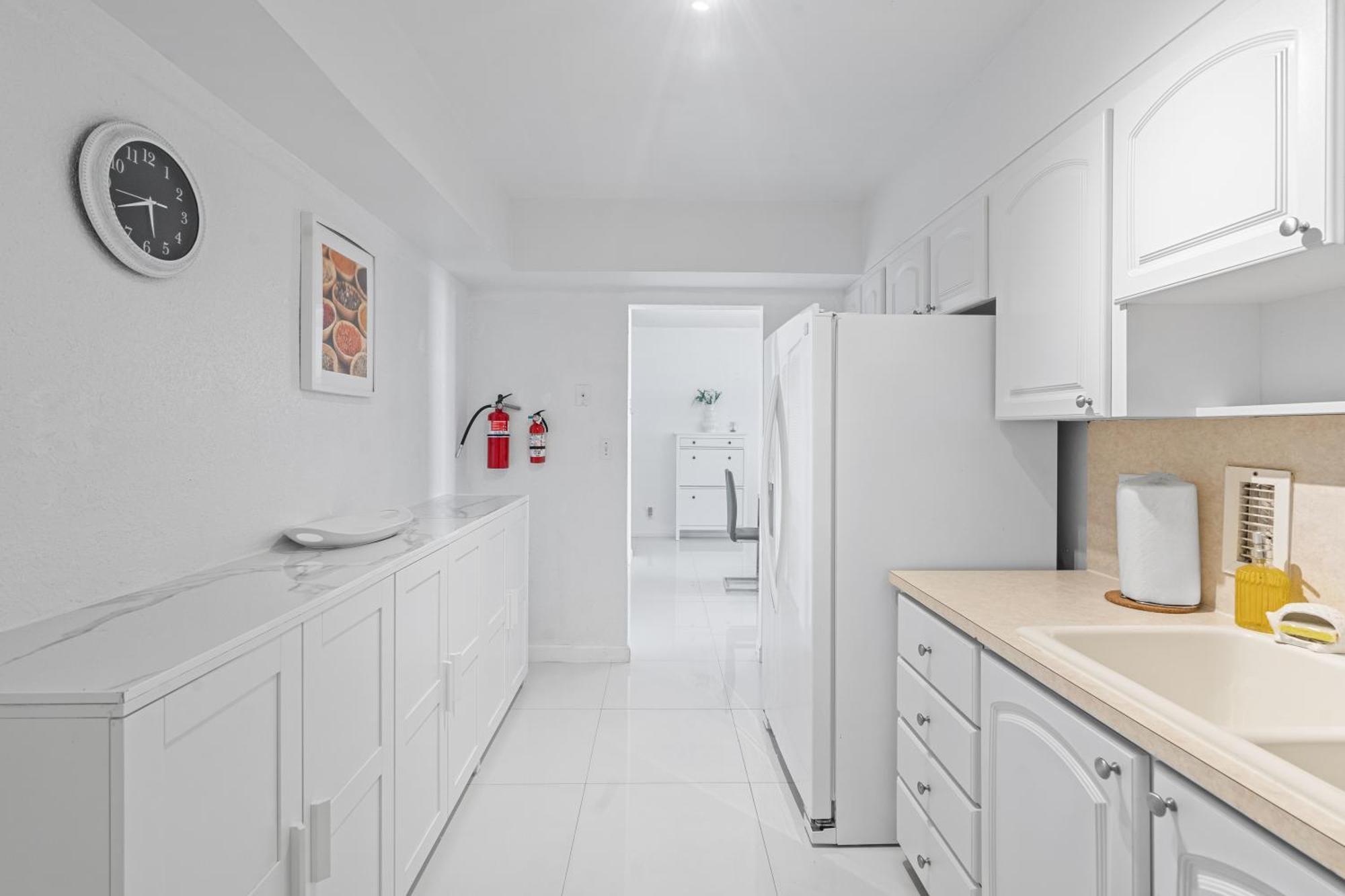 Great Apartment With Beach Access Hollywood Bagian luar foto
